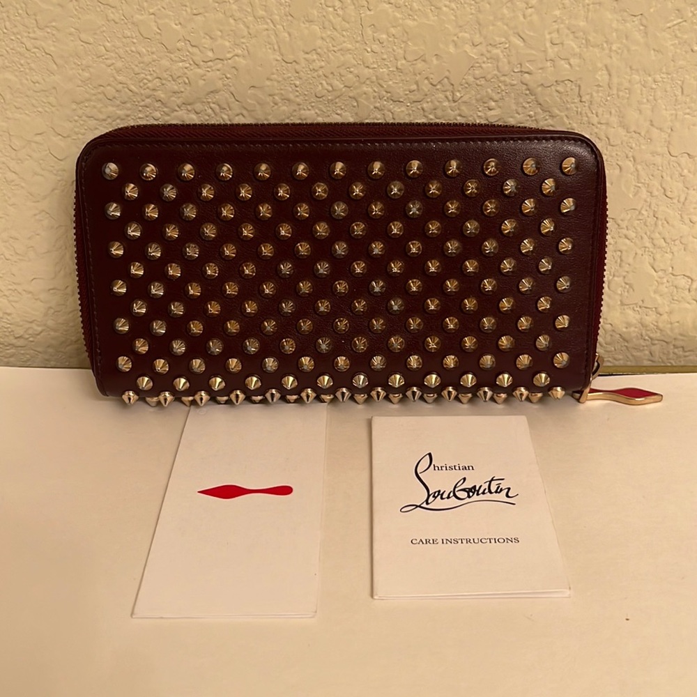Louboutin Preloved wallet